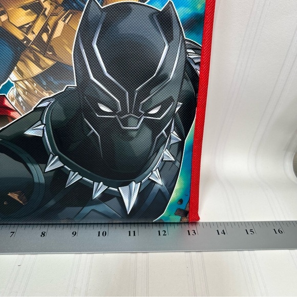 Marvel Avengers Boy Girl Entertainment Tri Fold Case Games, Crayon, Fun Gift - Picture 15 of 16